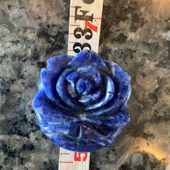 Carved iolite pendant - Picture 8 of 8